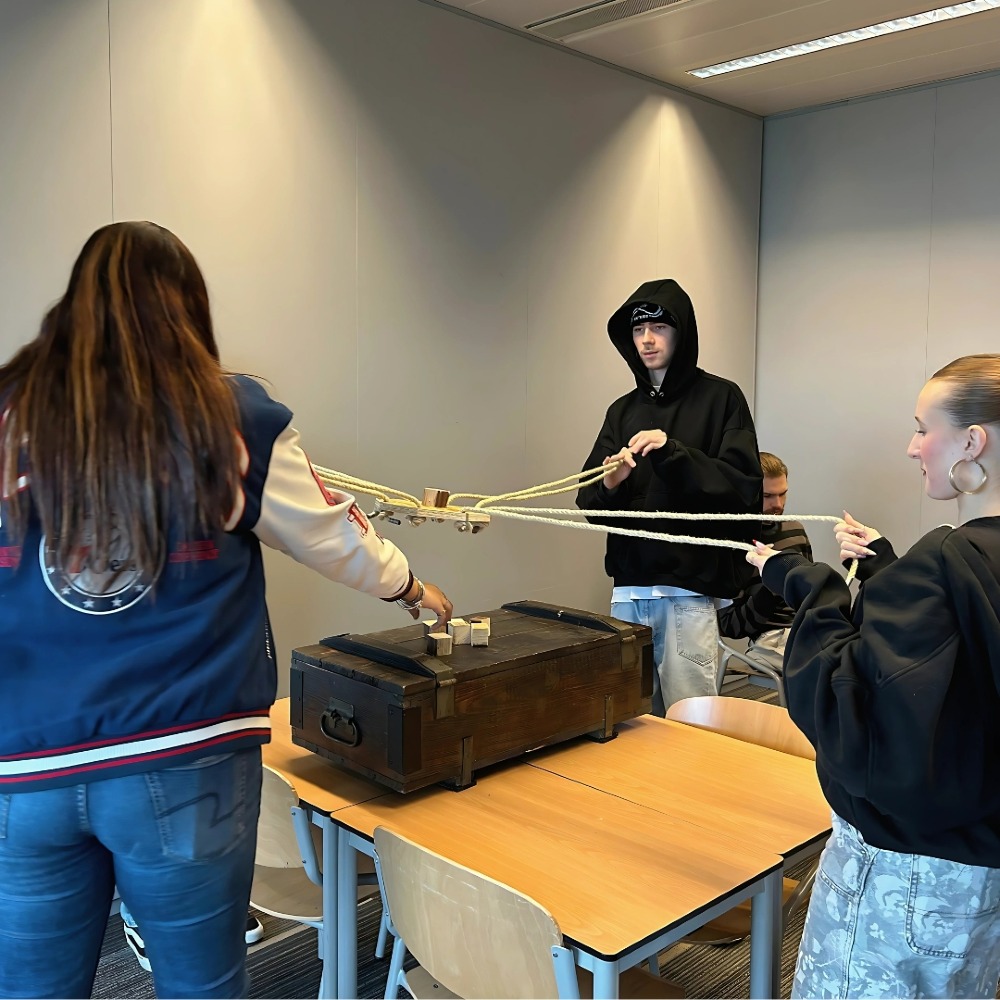 Image Robinson games aan tafel! | TeambuildingGuide